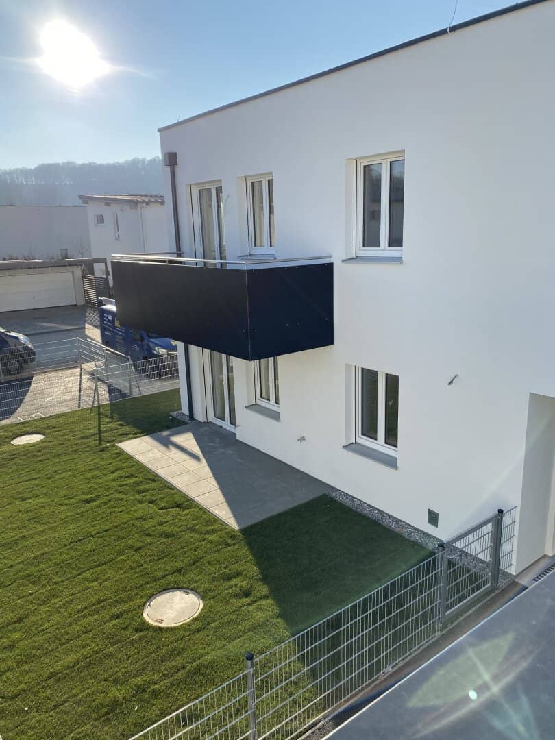 Rental apartment with balcony including complete kitchen and parking space