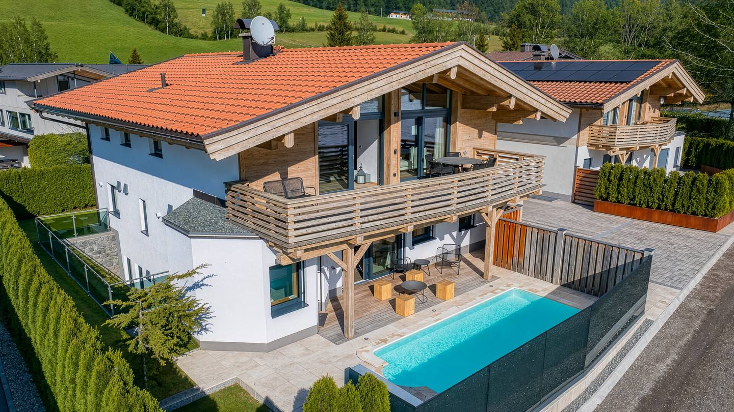 Erstbezug nach Sanierung mit Pool und Bergblick Wohnung