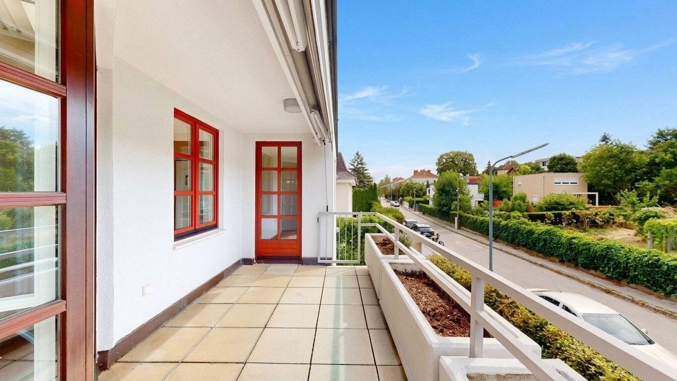 Representative living near Schönbrunn | 6 rooms | 2 terraces and loggia | many extras