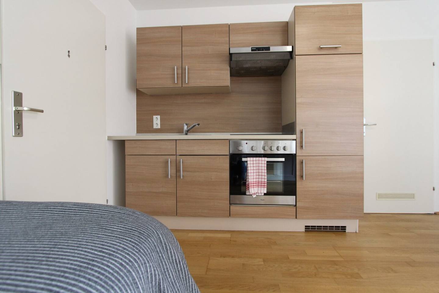 Short-term rental Charming 1-room apartment with loggia