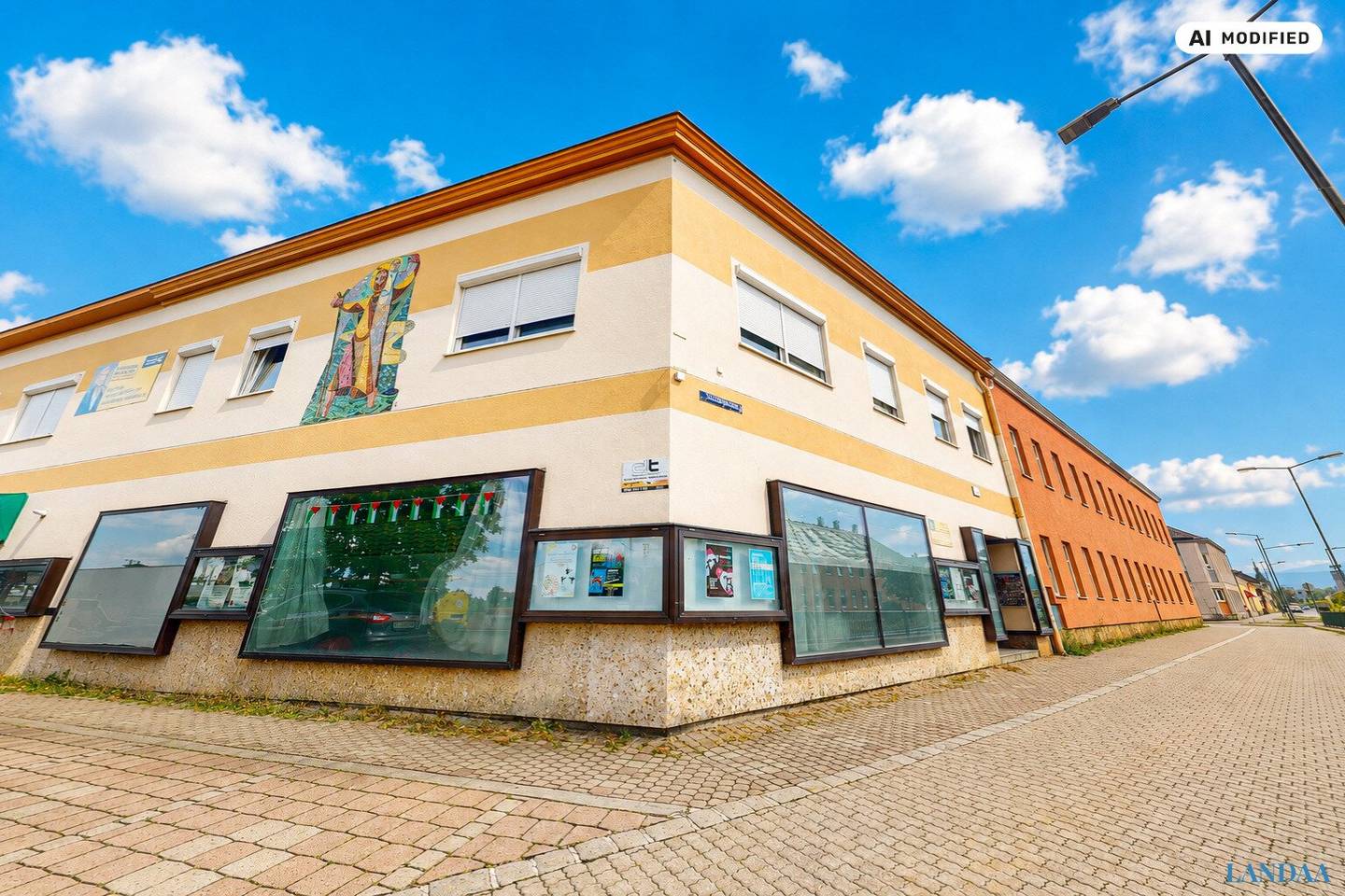 Renovated tenement house with up to 6% yield, residential and commercial building near Neunkirchen train station