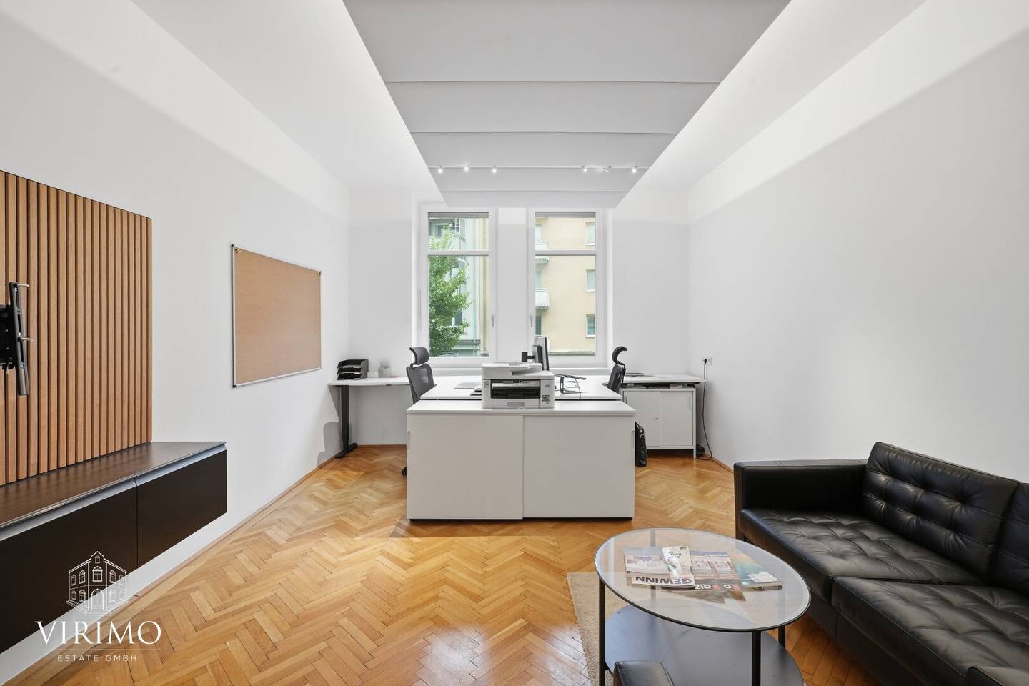 Representative office in Linz Stockhofviertel with large balcony, versatile ancillary areas