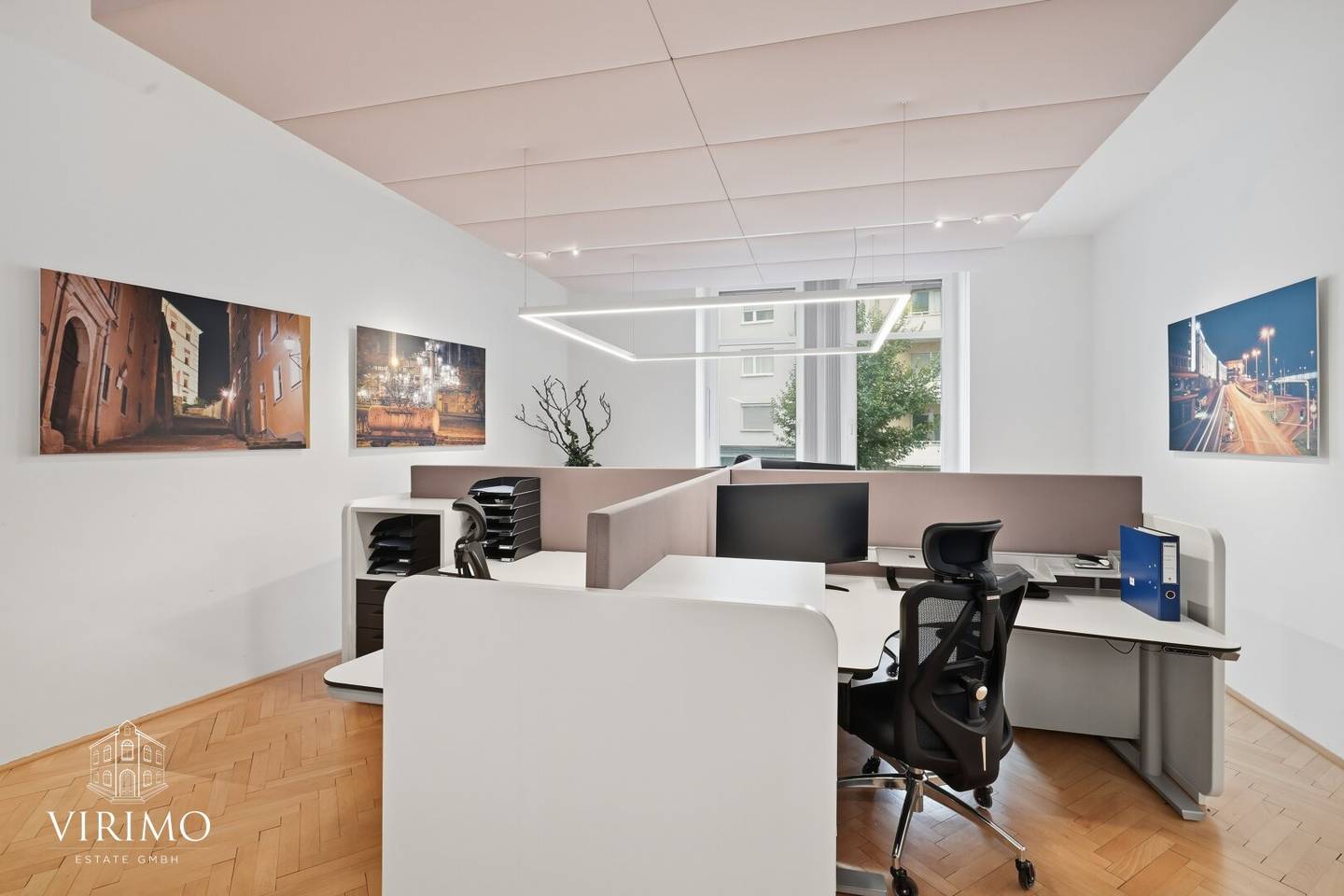 Representative office in Linz Stockhofviertel with large balcony, versatile ancillary areas