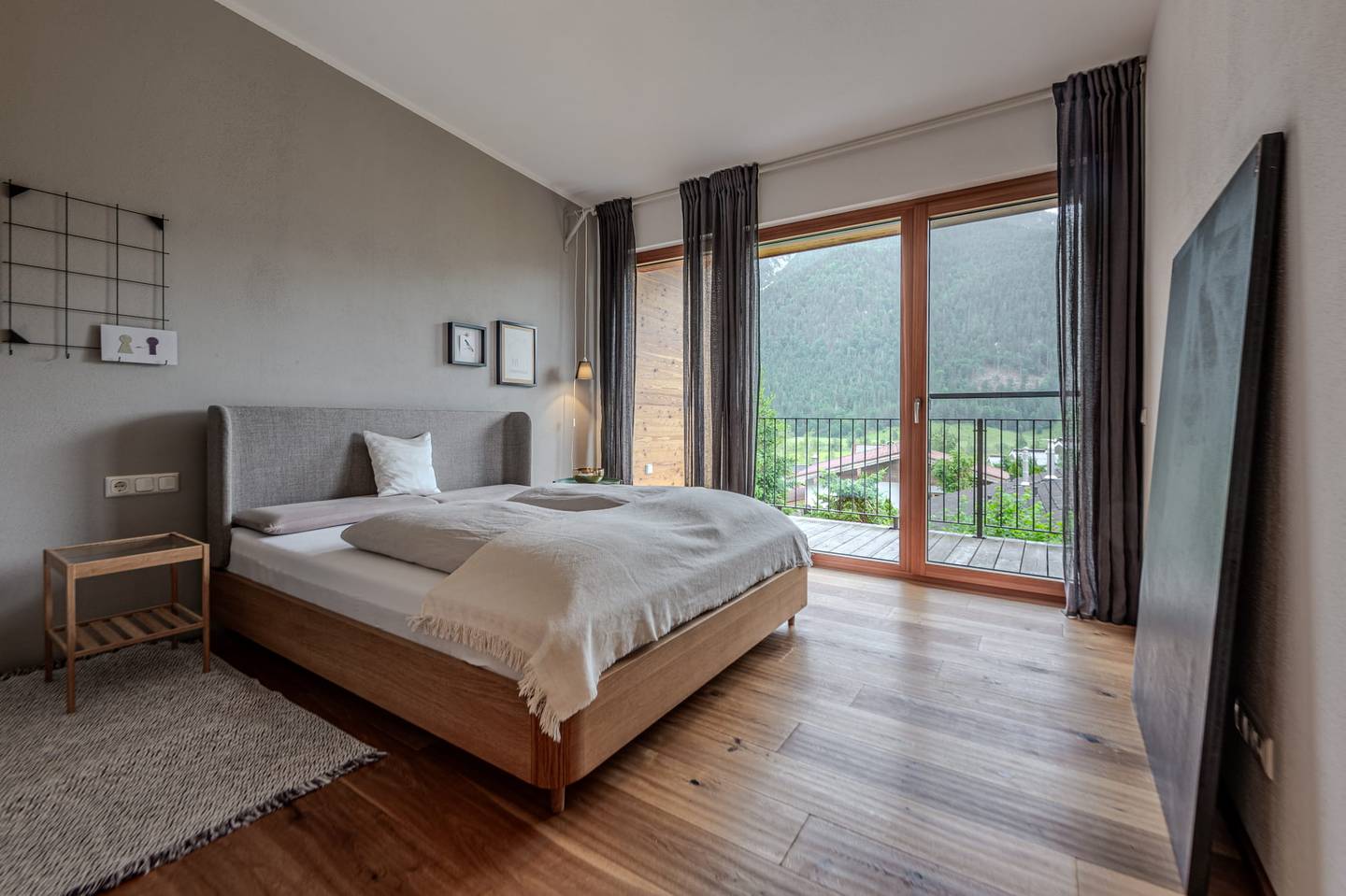 Tranquil family apartment near Pillersee with private garden