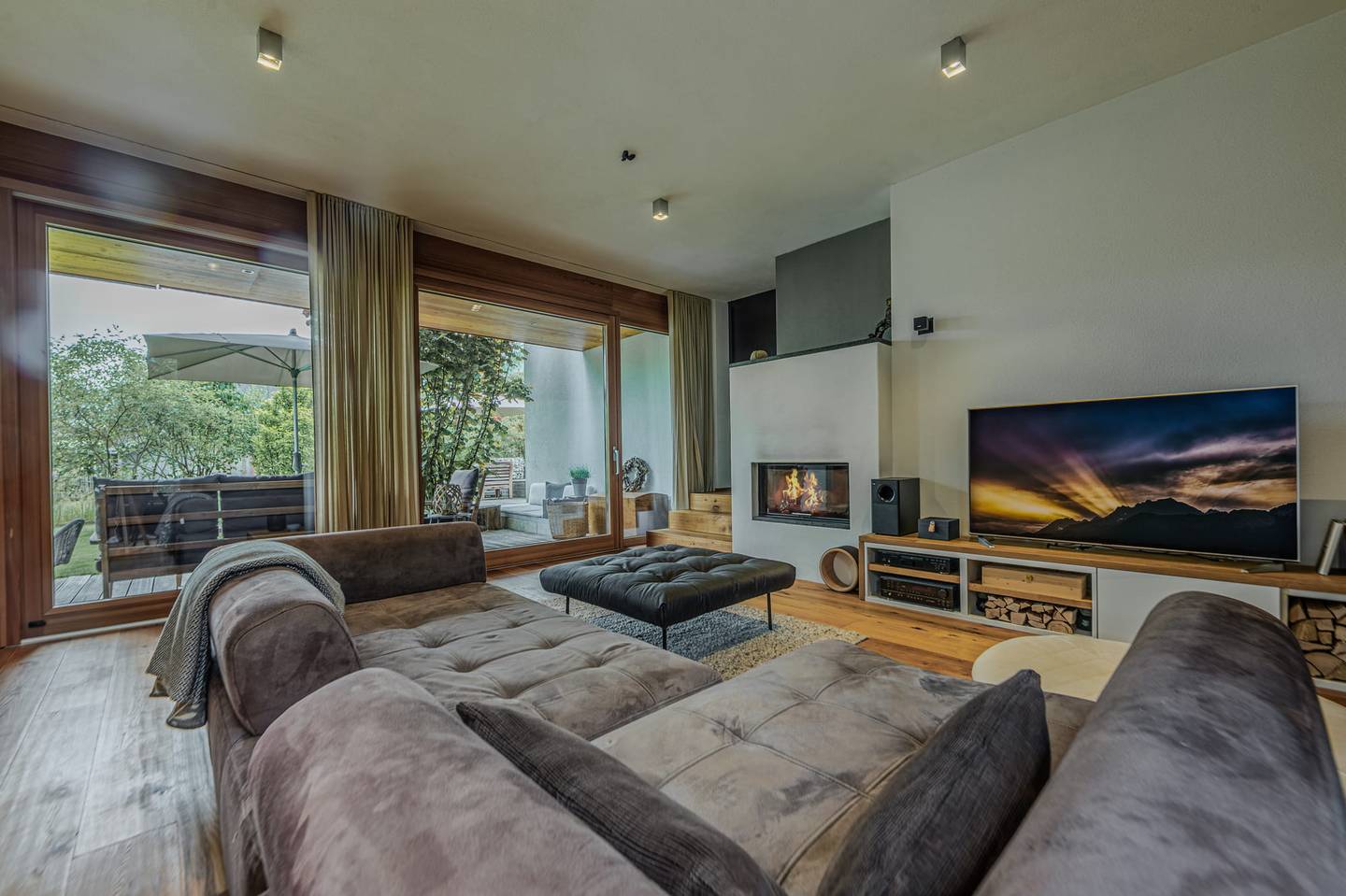 Tranquil family apartment near Pillersee with private garden