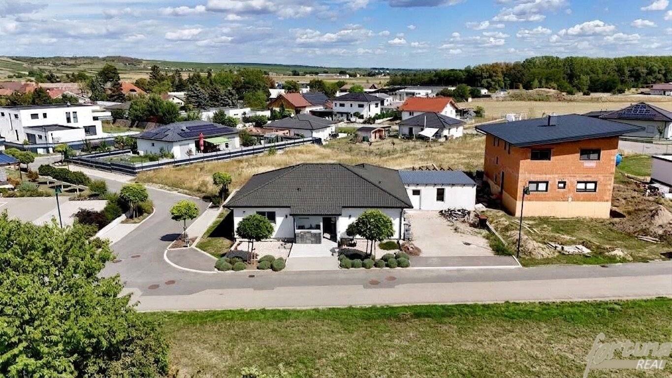 New bungalow. Garden. Terrace. Fair price.