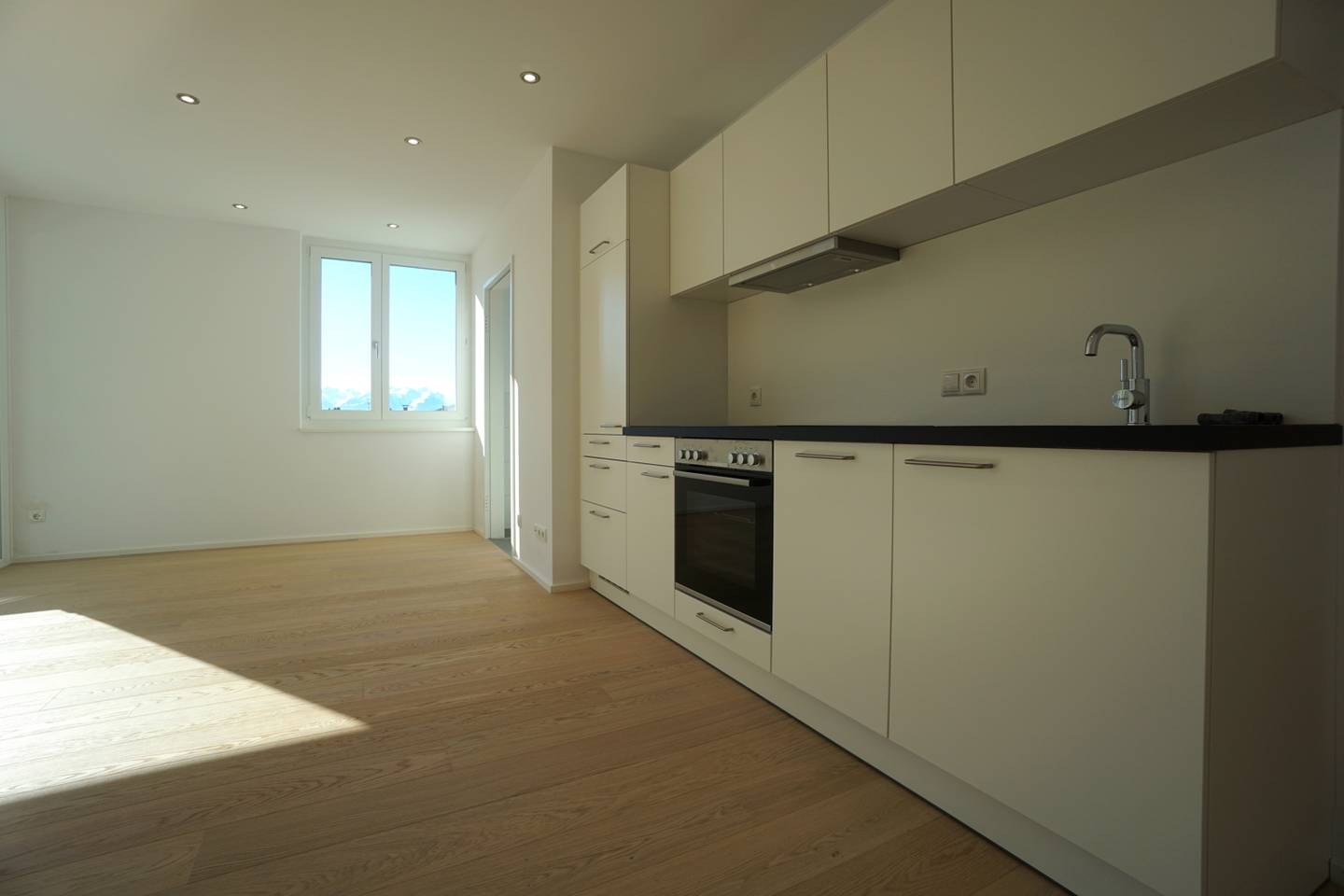 Charmante Wohnung mit Balkon und hochwertiger Einbauküche