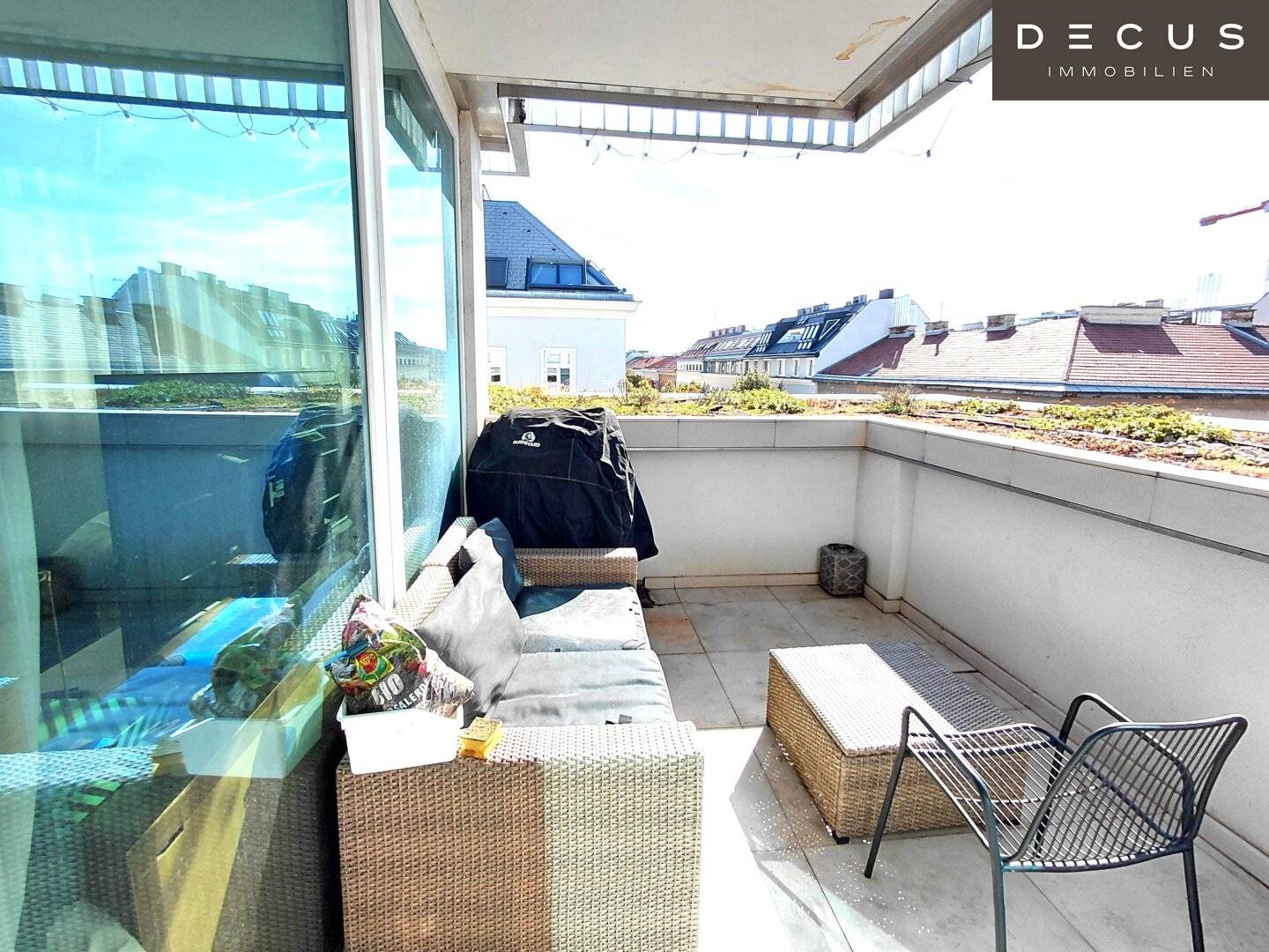 2 ROOM APARTMENT WITH OUTDOOR AREA PRIME LOCATION OCCUPANCY OCTOBER QUIET LOCATION