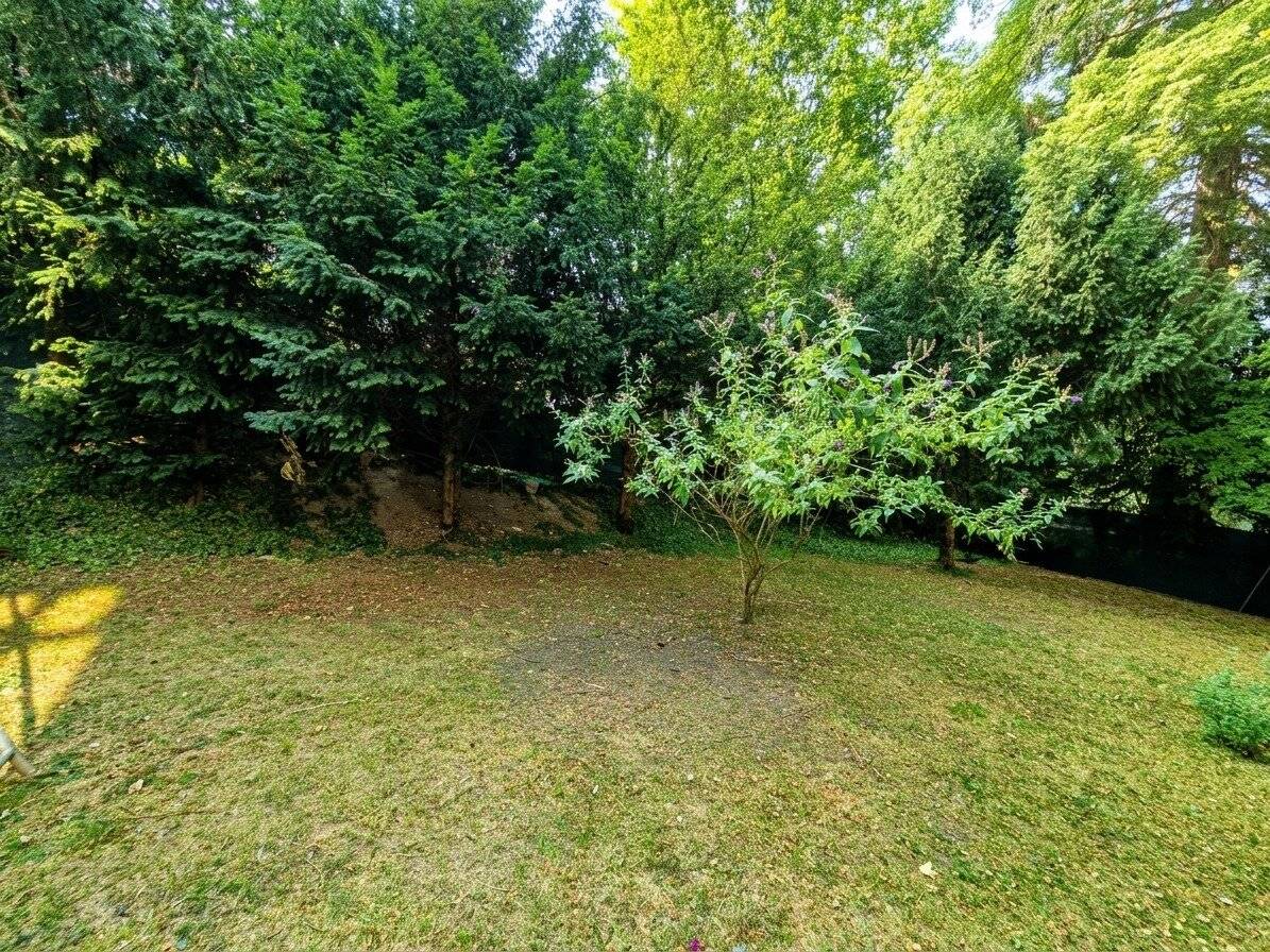 Completely renovated gem including 218 m2 private garden in prime Hietzing location Now schedule an appointment
