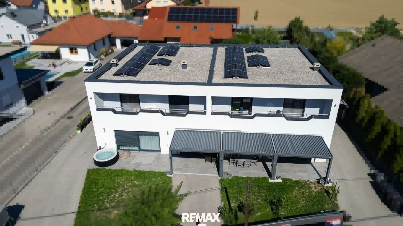 Spacious 5-room apartment with garden, terrace and parking space in Ennsdorf – 175 m² comfort