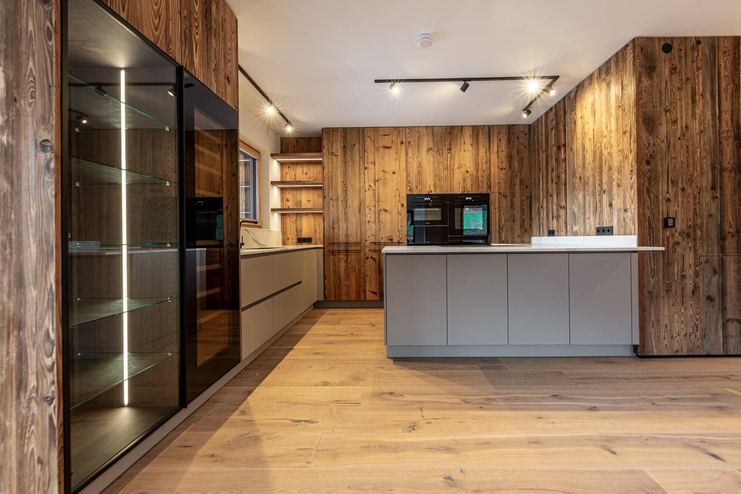 Wohnung with large sun terrace and Gaisberg view