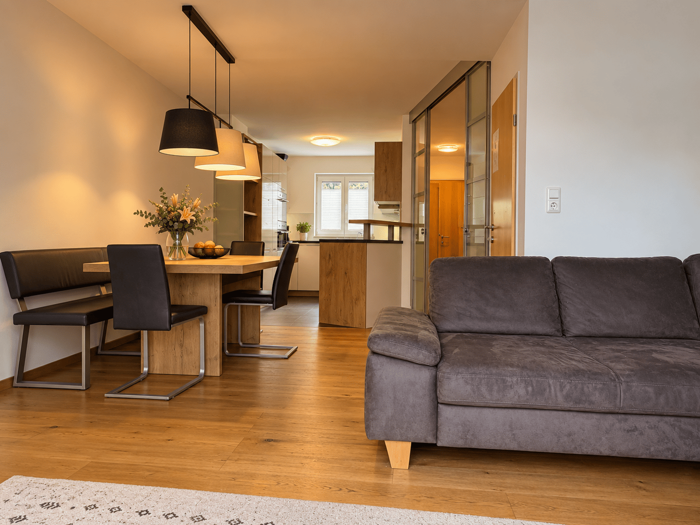 Well maintained family apartment with private garden and underground parking