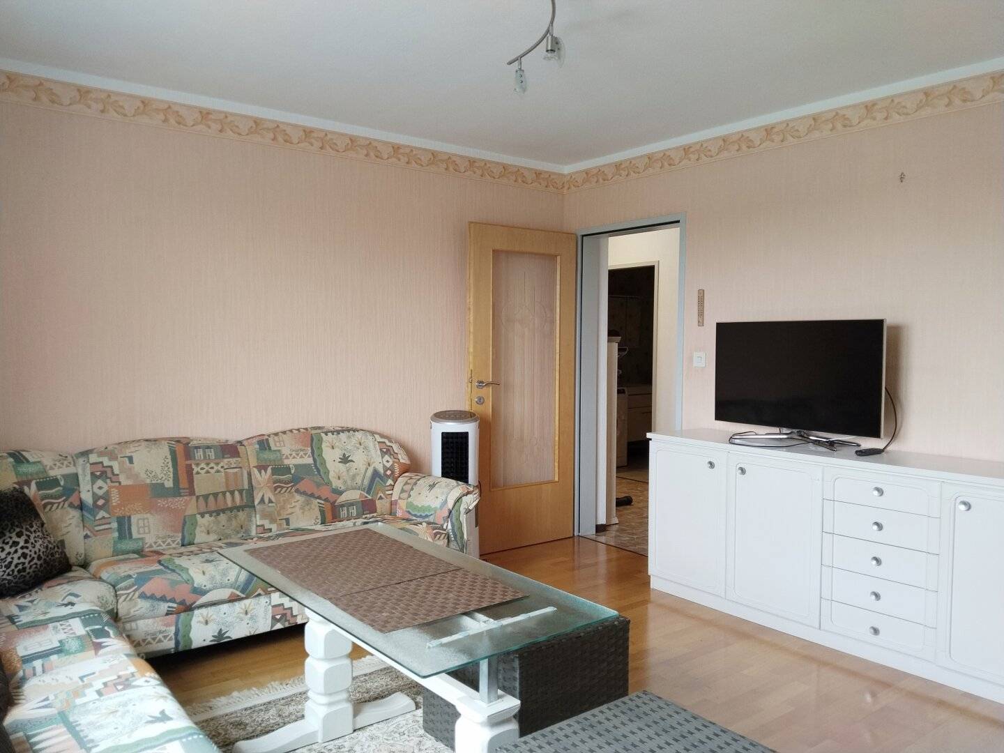Top price-performance ratio: Well-maintained 3-room apartment with loggia &amp; parking