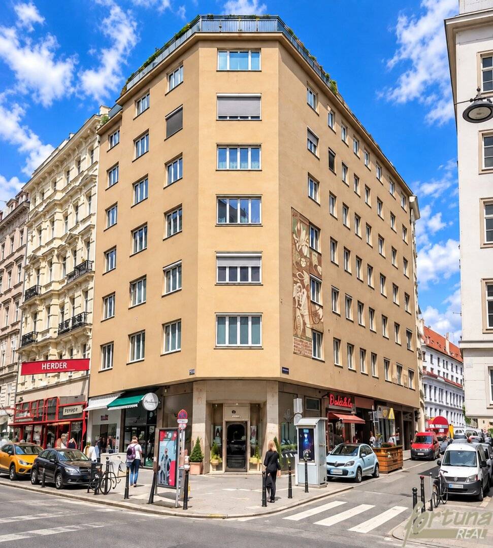 Luxurious 3-room penthouse apartment in prime inner-city location near Stadtpark