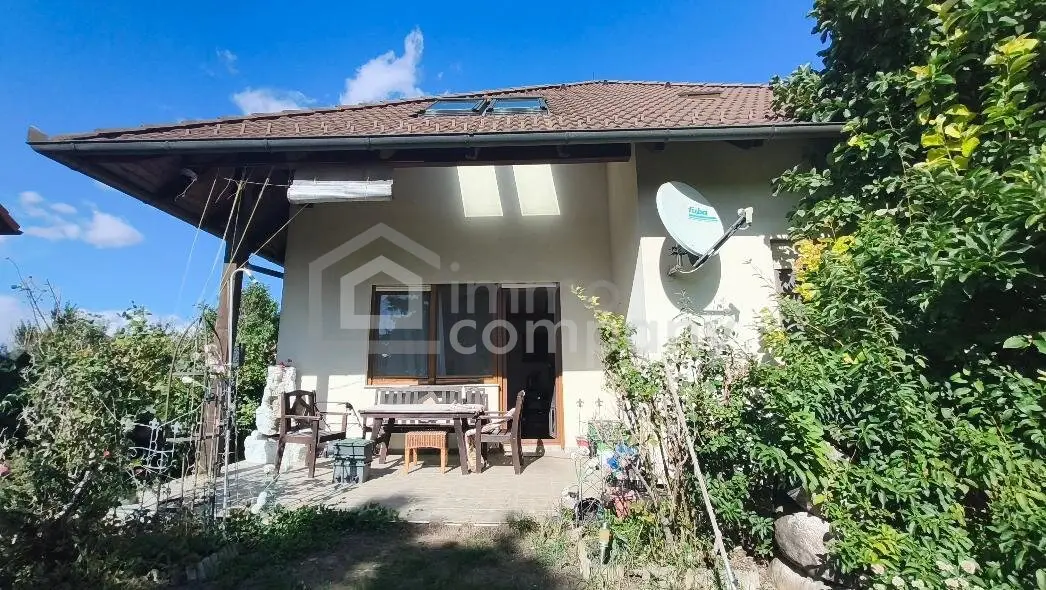 Wohnen im Grünen: Großzügiges Einfamilienhaus mit Garten, Keller &amp; Garage