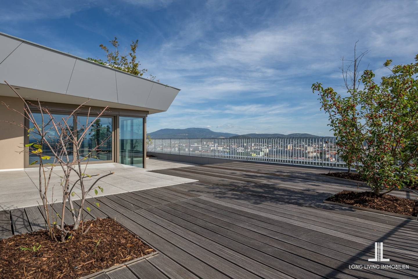 A Home Above the Clouds – Exclusive Penthouse Maisonette in the Green Tower