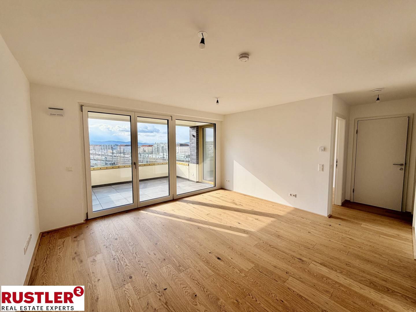 Modern apartment with loggia and balcony near the station
