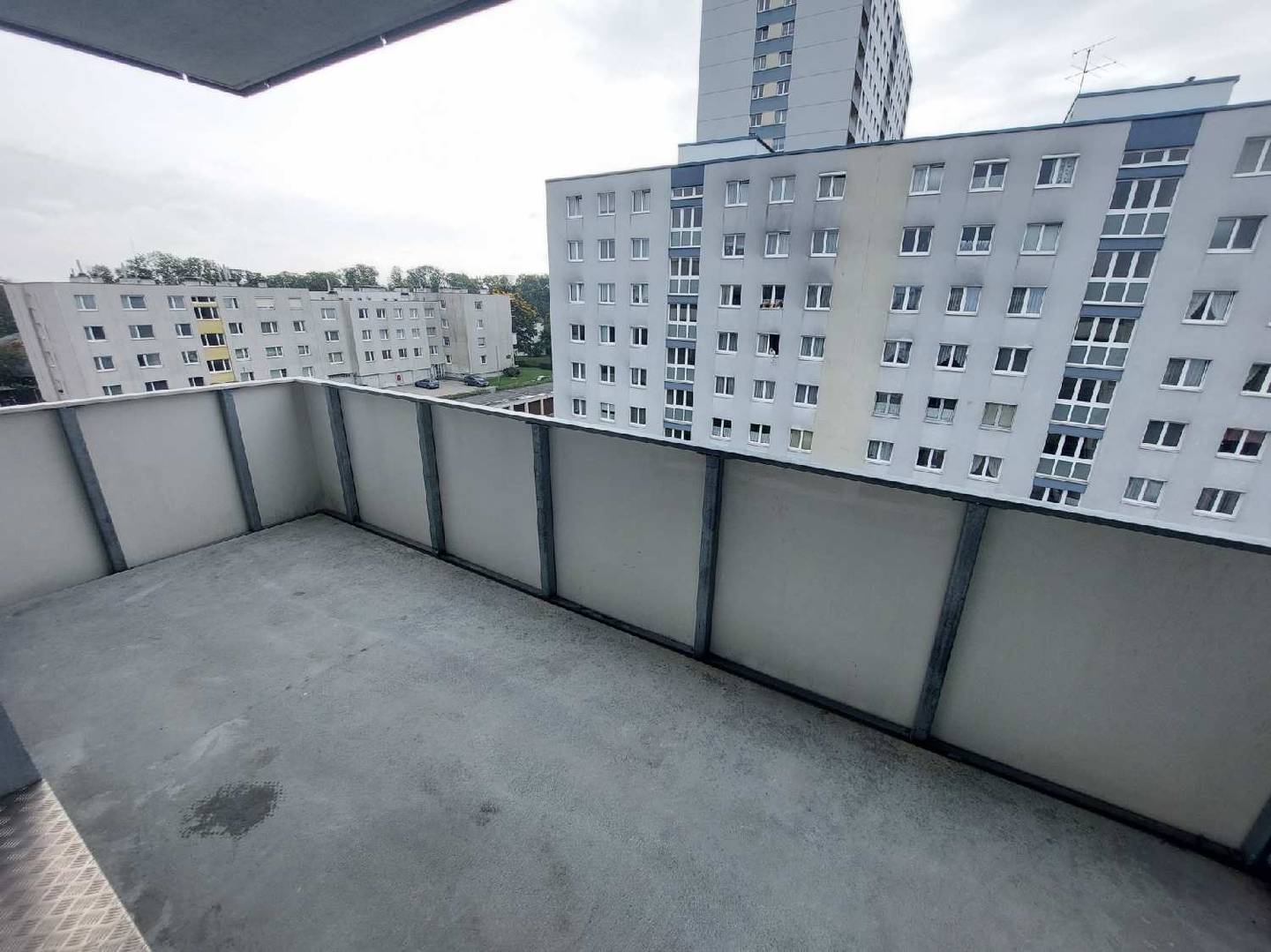 Wohnung mit südlicher Loggia und Aufzug