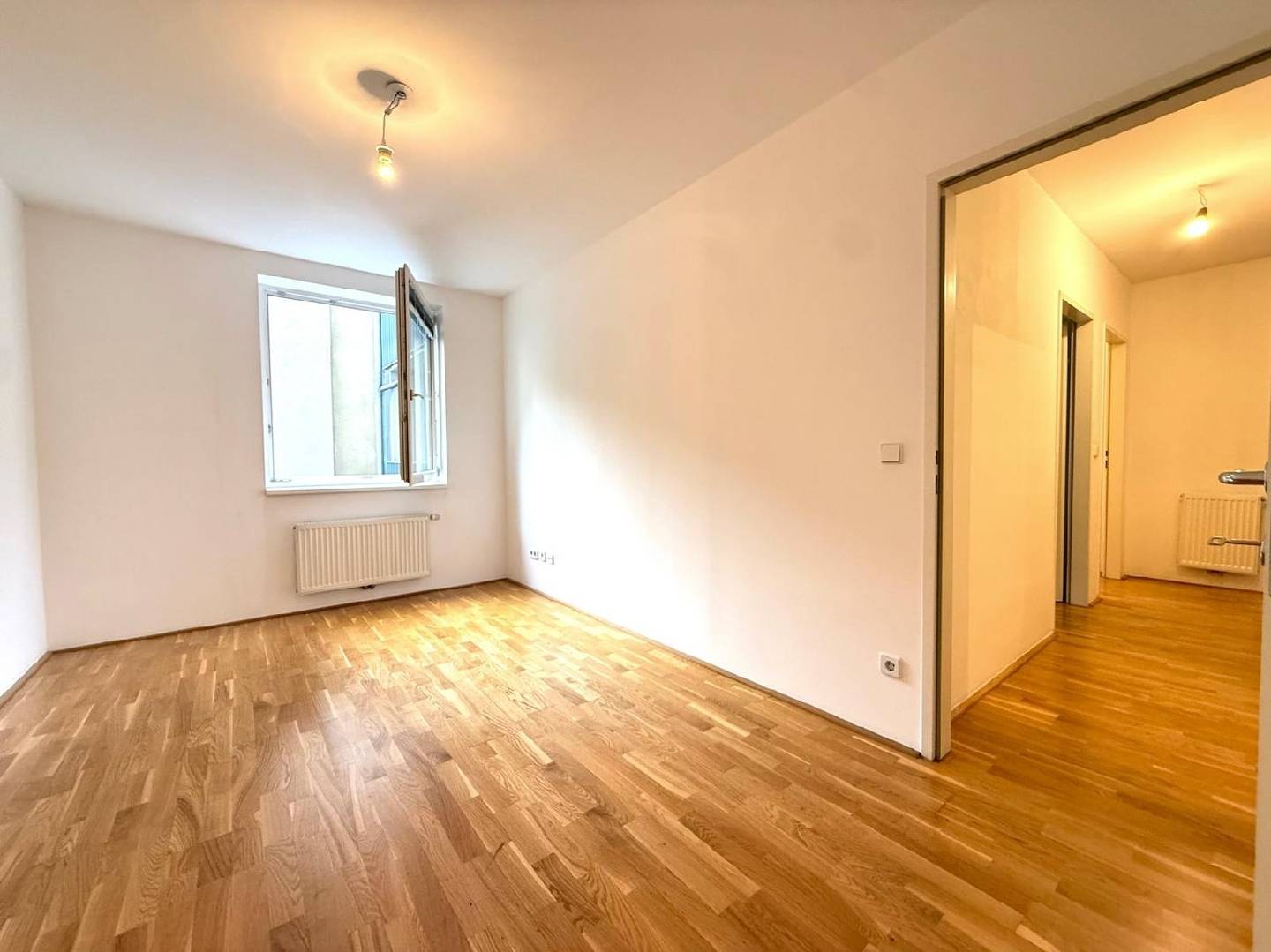 Apartment with loggia and lift in a quiet location