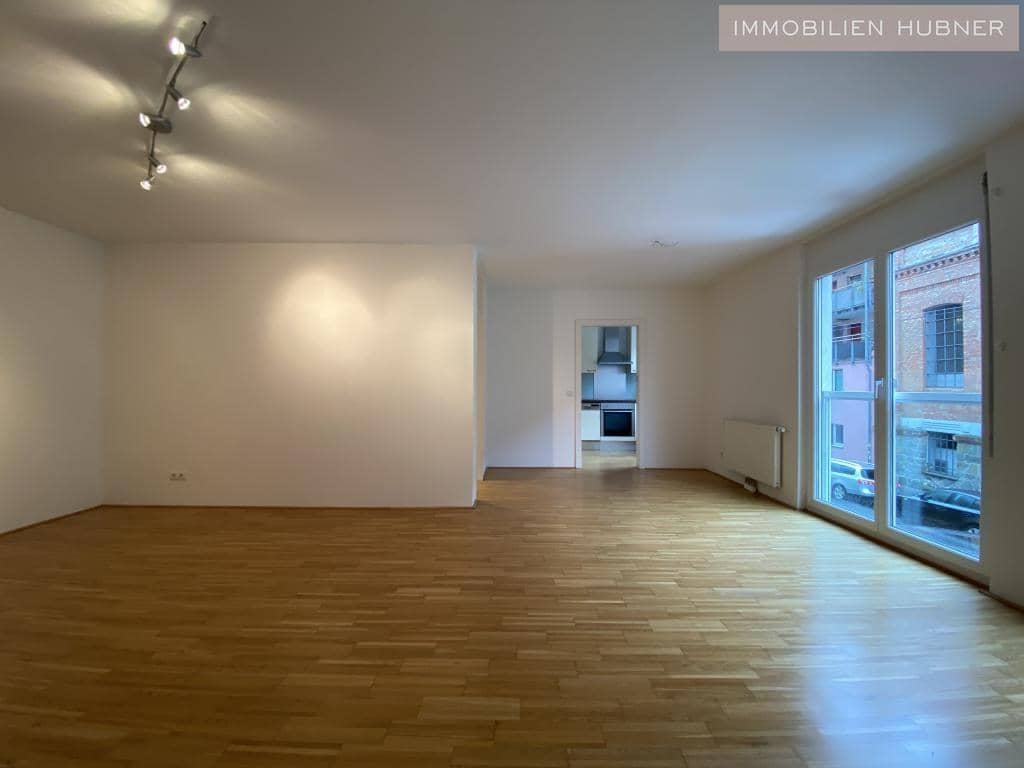 Bright Neubauwohnung with modern fitted kitchen