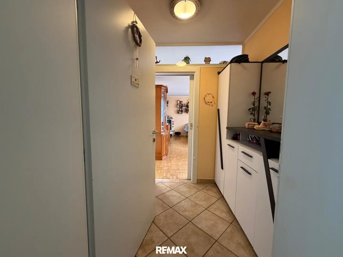 Comfortable living on 76 m² – lovely 3-room apartment with underground parking in Raaba