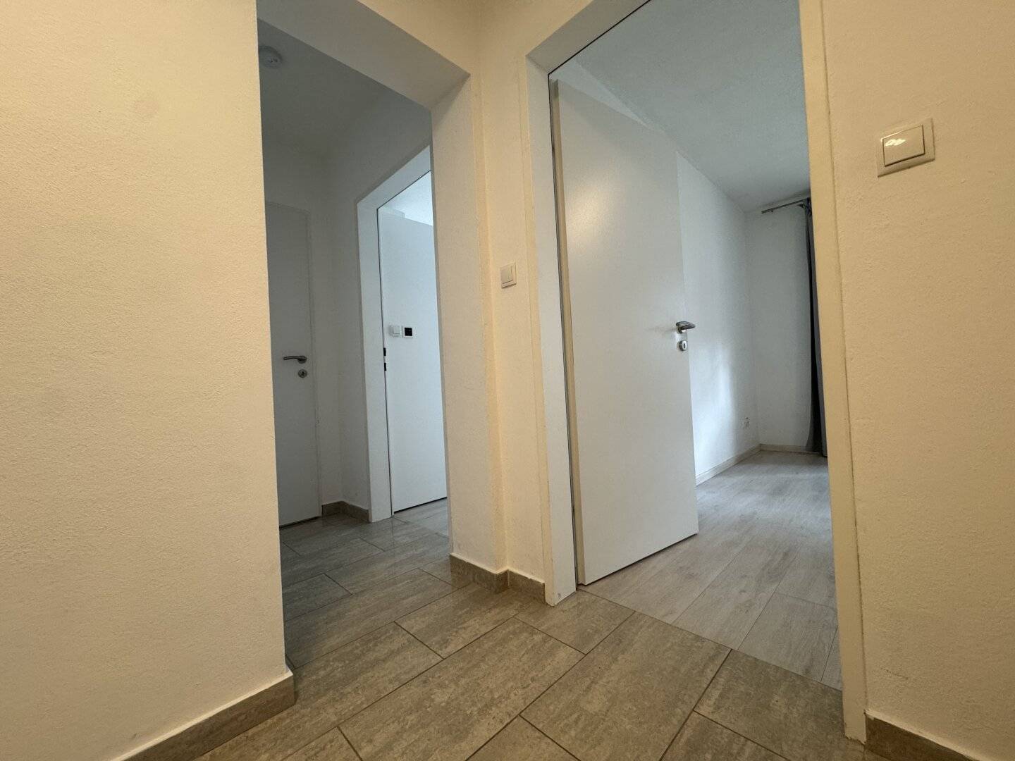 Pretty 2-room apartment with garden and terrace and garage in a nice location