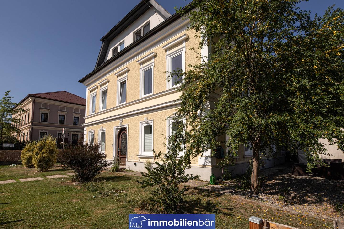 Attraktives Zinshaus mit ca. 6 % Rendite und Ausbaupotential im Zentrum von Ried