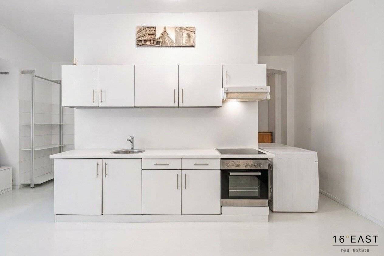 Living and Working under One Roof – High-quality Renovated Atelier with Apartment