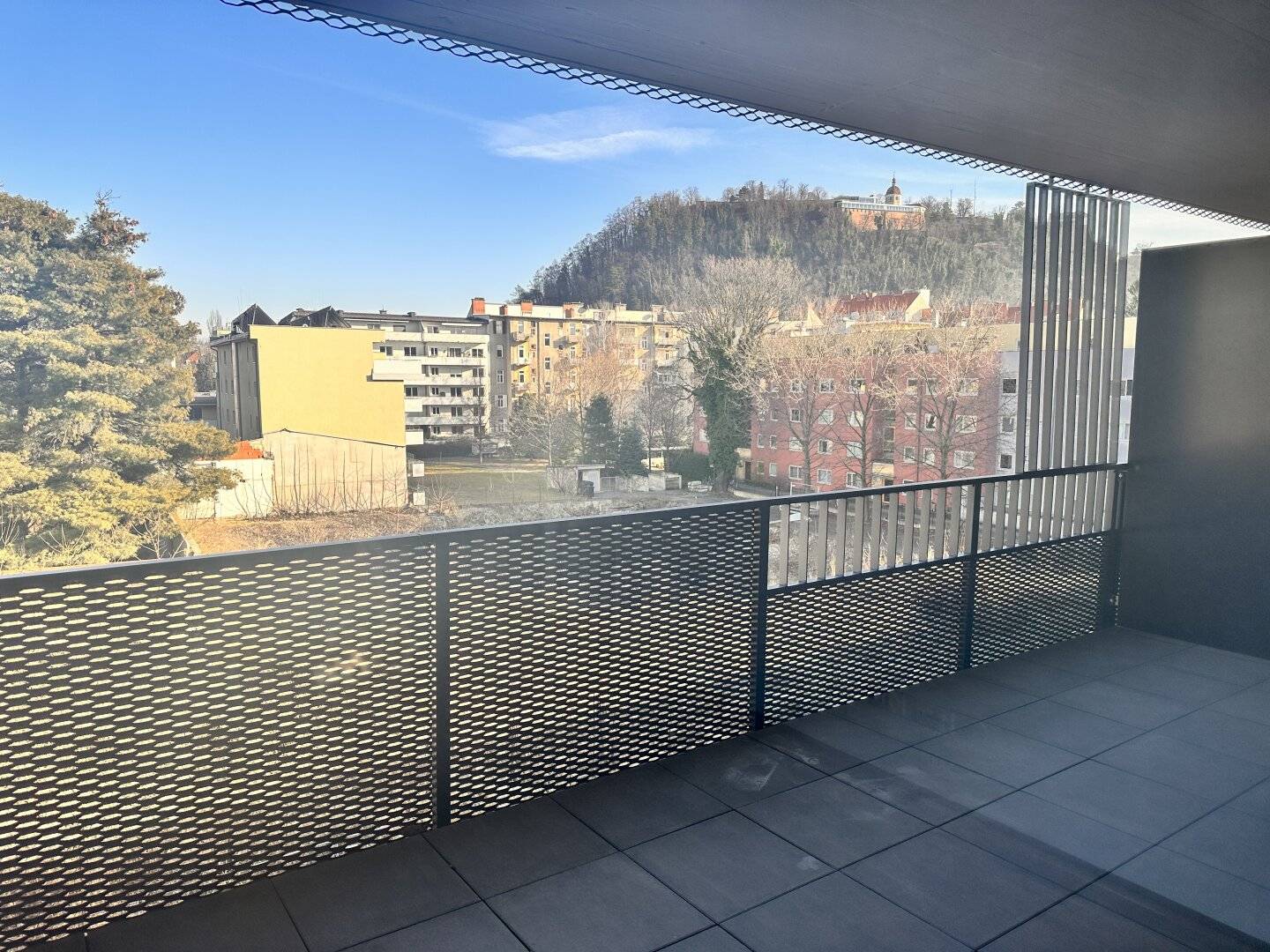Modern new-build apartment with spacious loggia – living at the highest level