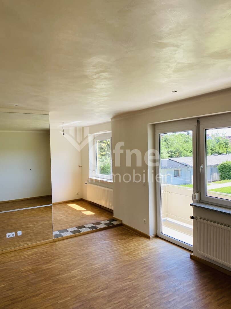 Großzügiges Wohnjuwel mit Sauna, zwei Balkonen &amp; zwei PKW-Abstellplätzen