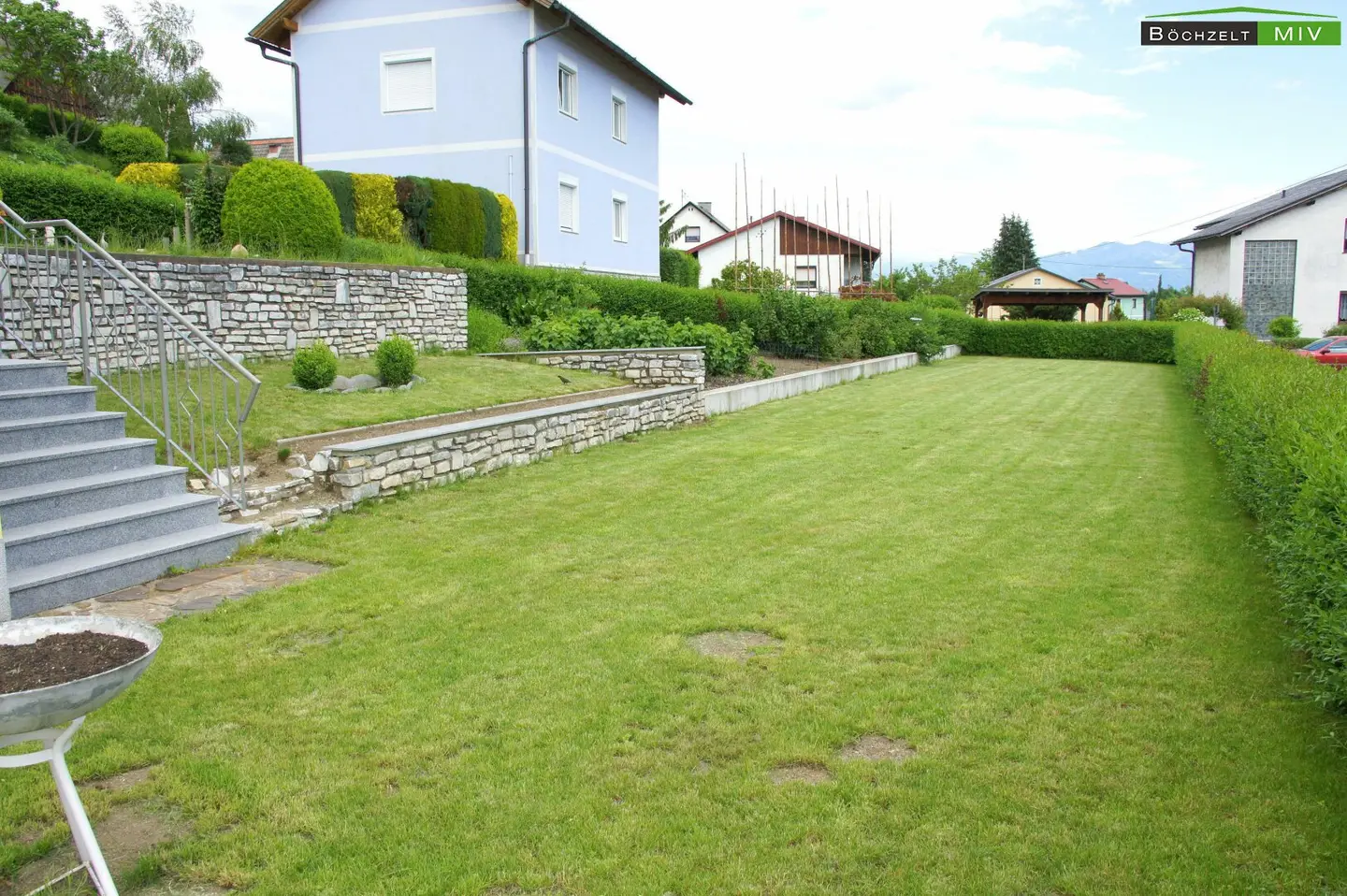 Wohnen im Grünen - sanierte Haushälfte mit Garten in Aichdorf: