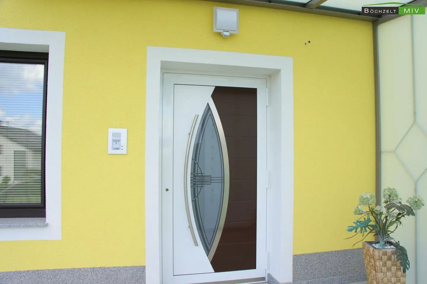 Wohnen im Grünen - sanierte Haushälfte mit Garten in Aichdorf: