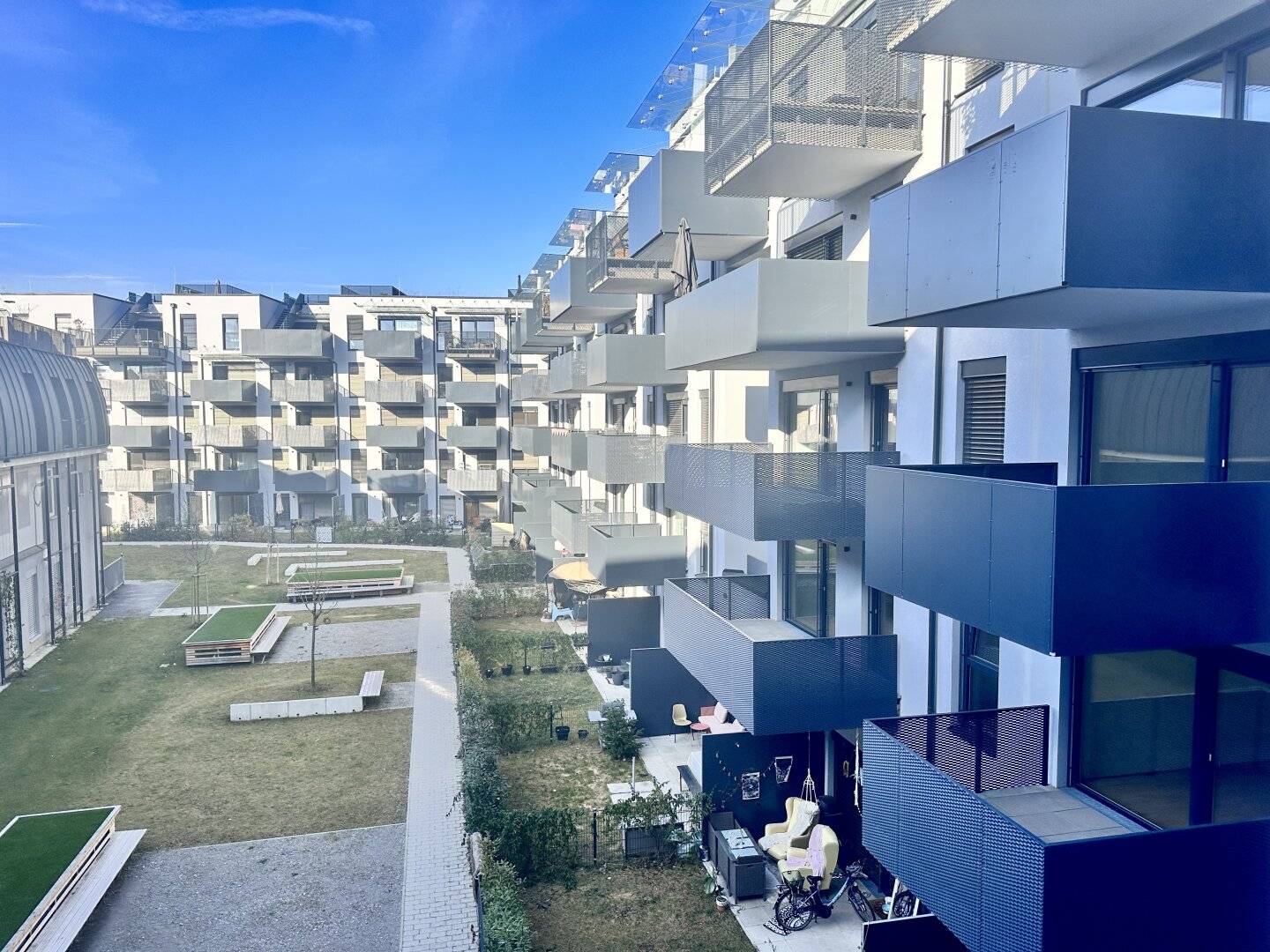 Stylish new build apartment with perfect transport links and urban flair in Graz