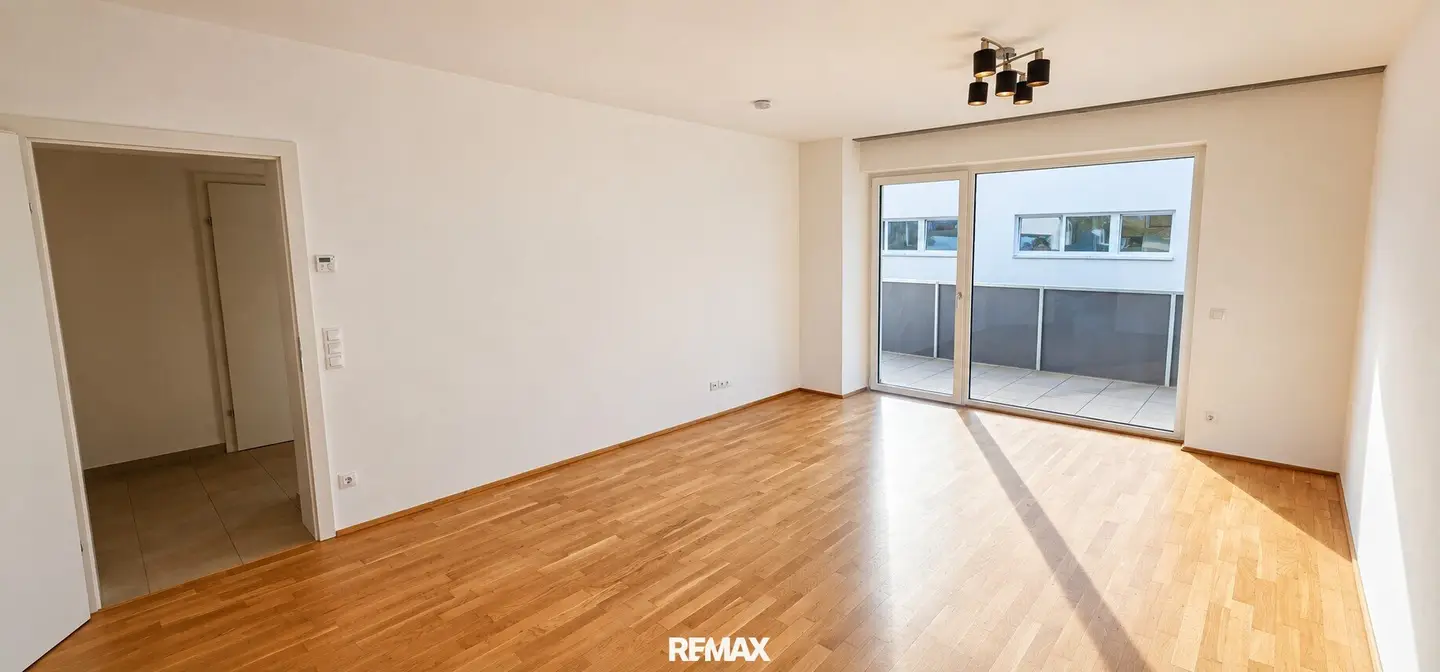 Helle 2 Zimmer Wohnung mit großem Balkon in der Urfahraner Leonfeldner Straße