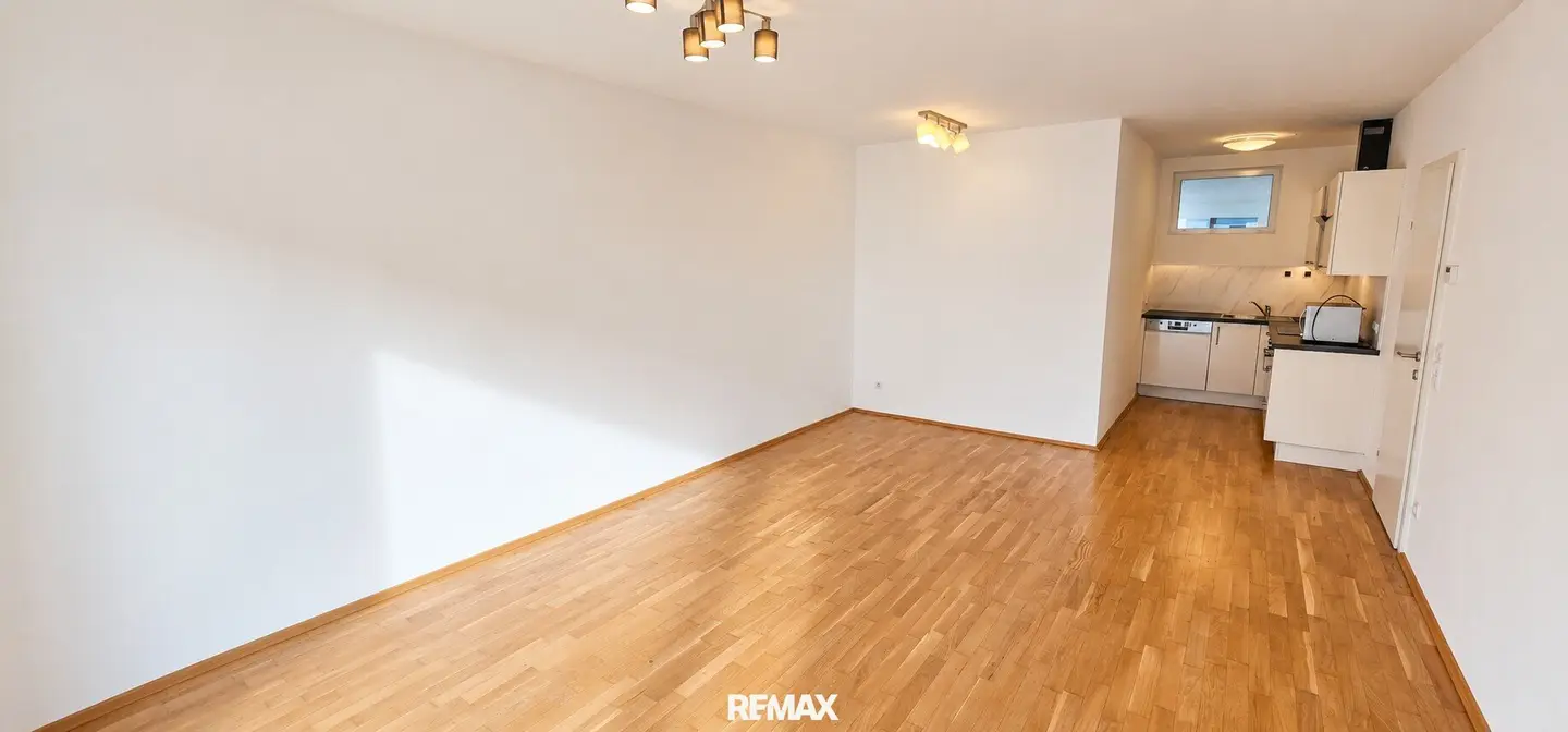Helle 2 Zimmer Wohnung mit großem Balkon in der Urfahraner Leonfeldner Straße