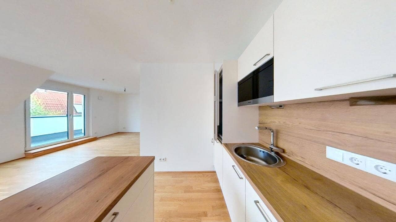 Attic apartment in Stammersdorf // Air conditioning, Terrace, Underground parking