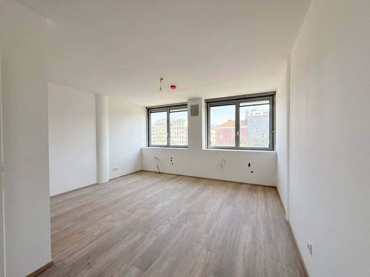 Gekühltes 1-Zimmer Büro mit Abstellraum, getrennter Küche und perfekter Anbindung an U4/U6!