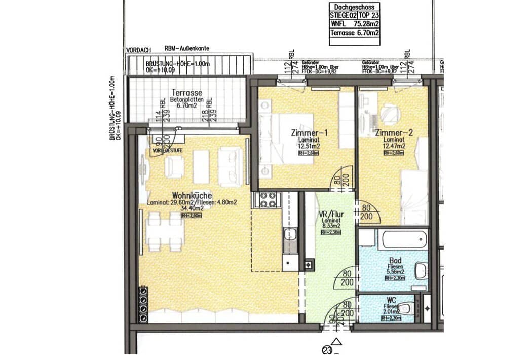 Courtyard-facing roof terrace apartment in the center
