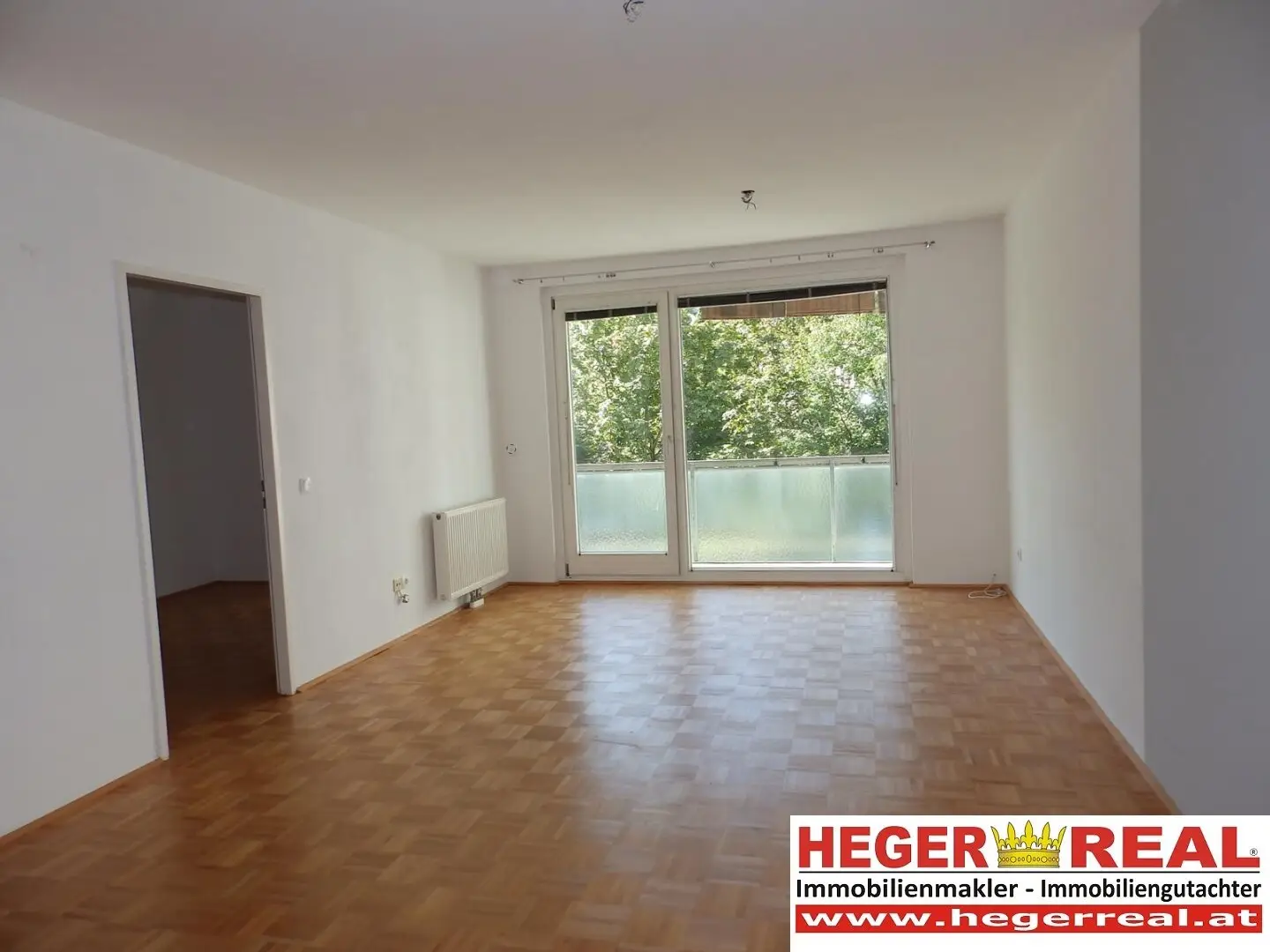 2 rooms large loggia elevator garage parking space
