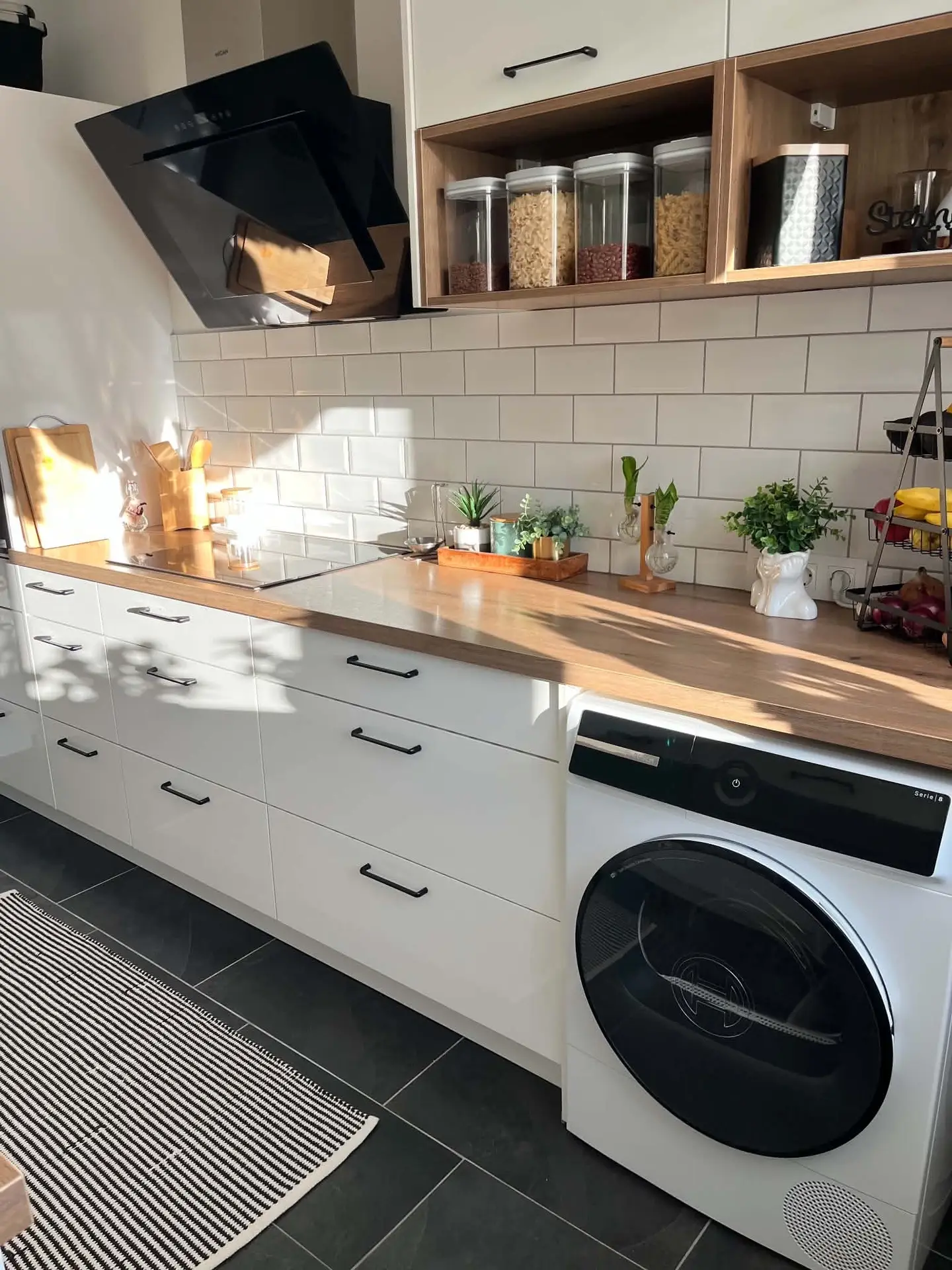 Bright renovated apartment with garage