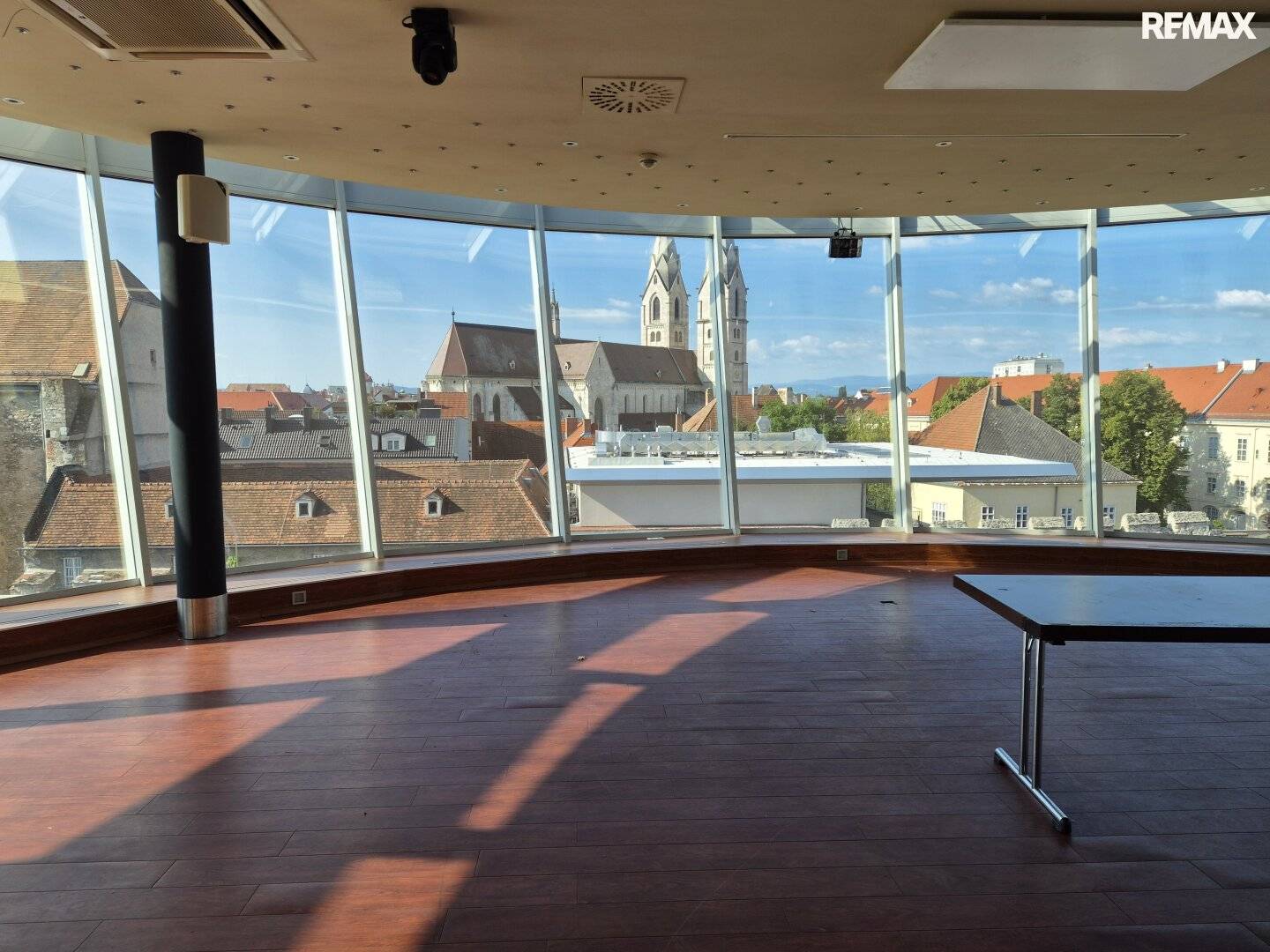 Exklusive Gewerbefläche mit Panorama-Dachterrasse – Gestalten Sie Ihren zukünftigen Unternehmensstandort über den Dächern von Wiener Neustadt - verfügbar 2027!