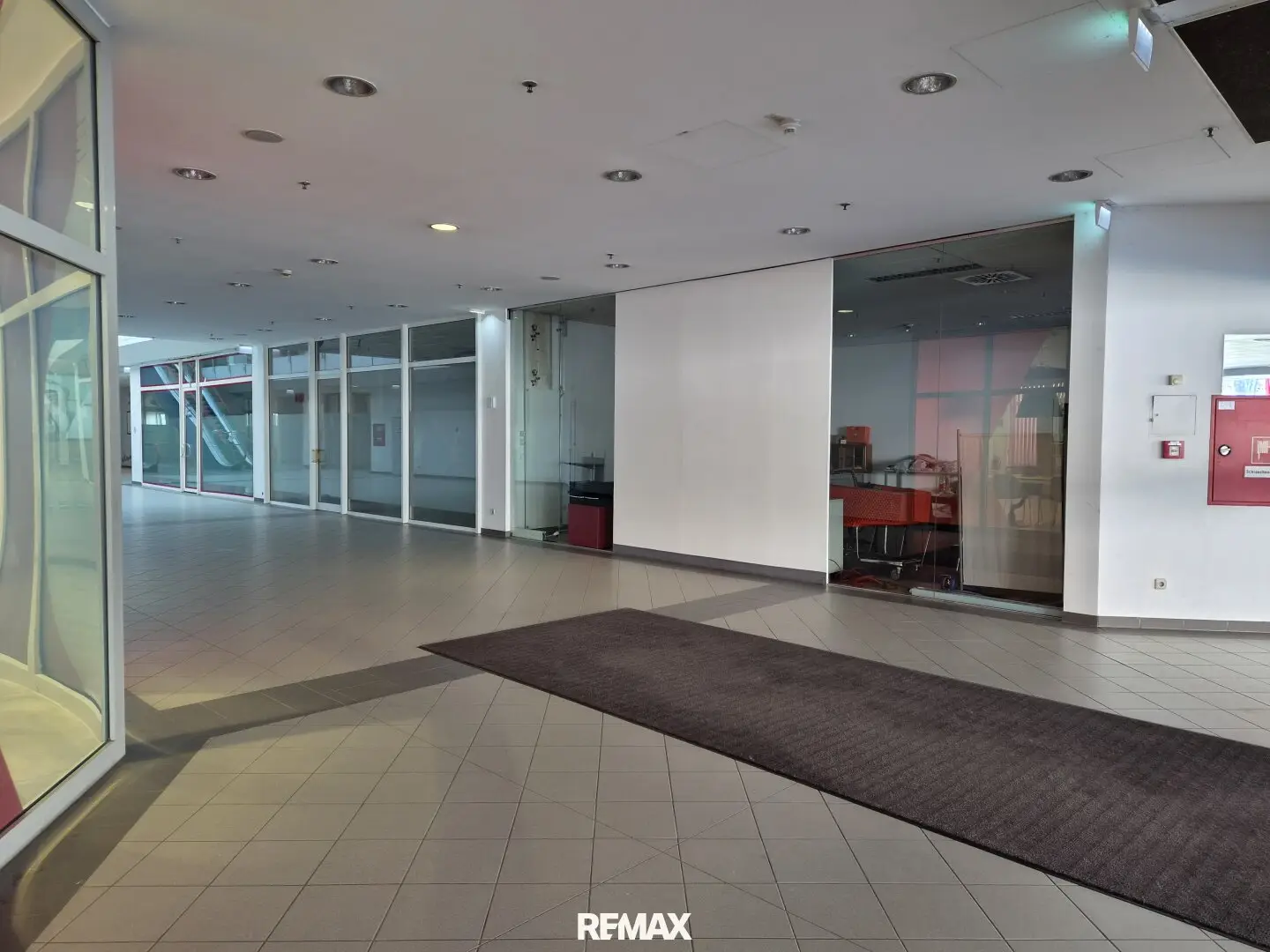 Sales premises in top location - first occupancy after renovation in Wiener Neustadt, 275m², central location, available from 2027