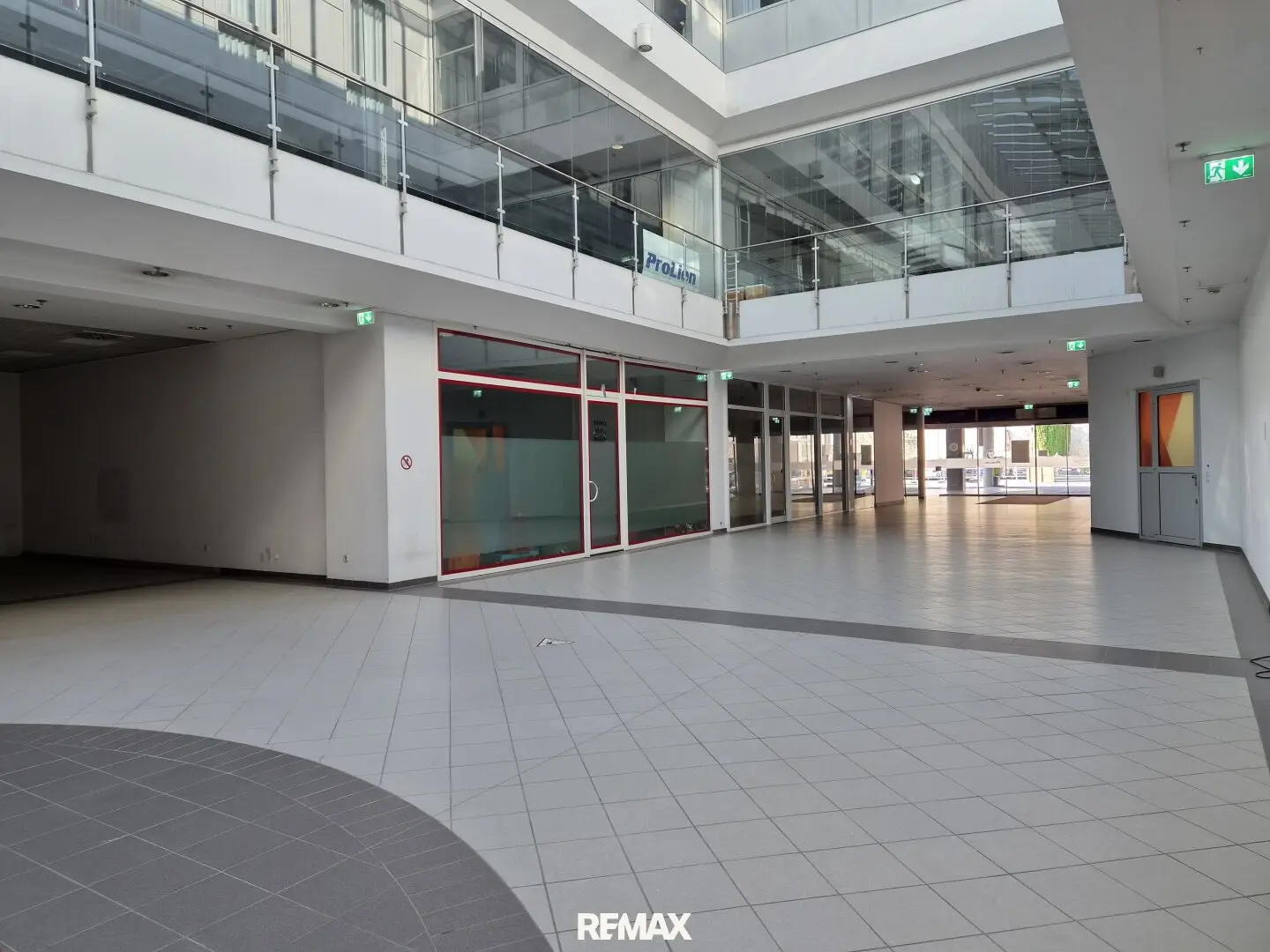 Sales premises in top location - first occupancy after renovation in Wiener Neustadt, 275m², central location, available from 2027