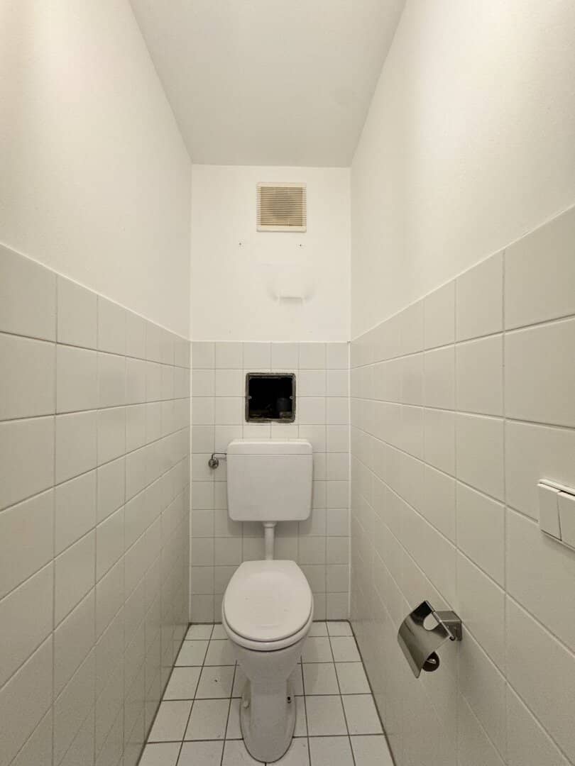 separate Toilette