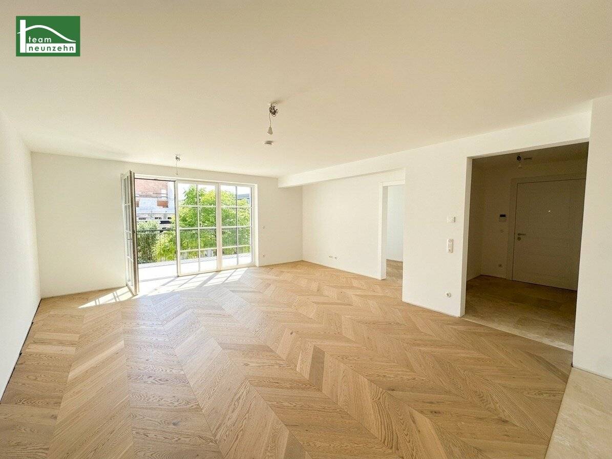 High-quality first occupancy directly on the Danube - Large balcony and closet room!