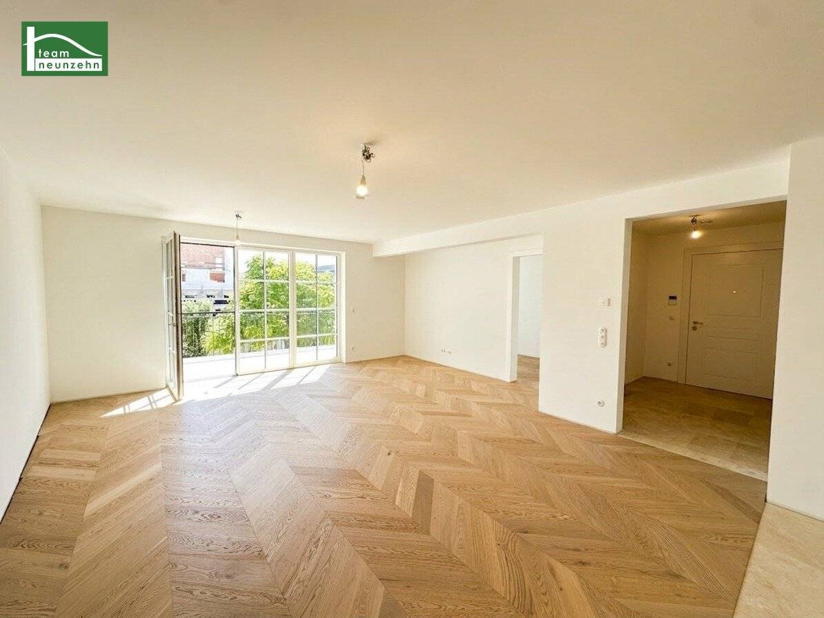 High-quality first occupancy directly on the Danube - Large balcony and closet room!
