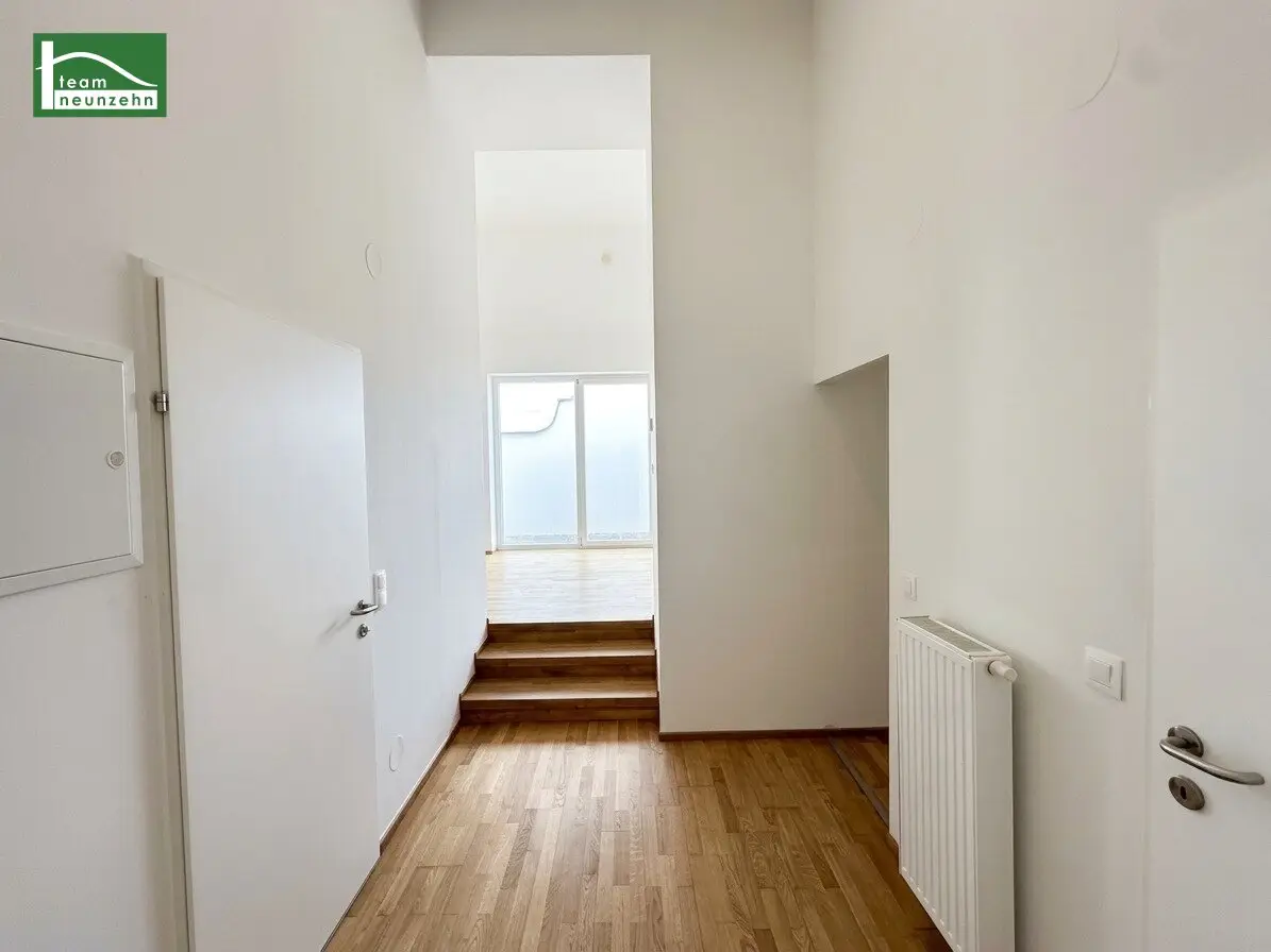 Attic apartment with sunny terrace in a quiet location near Reumannplatz
