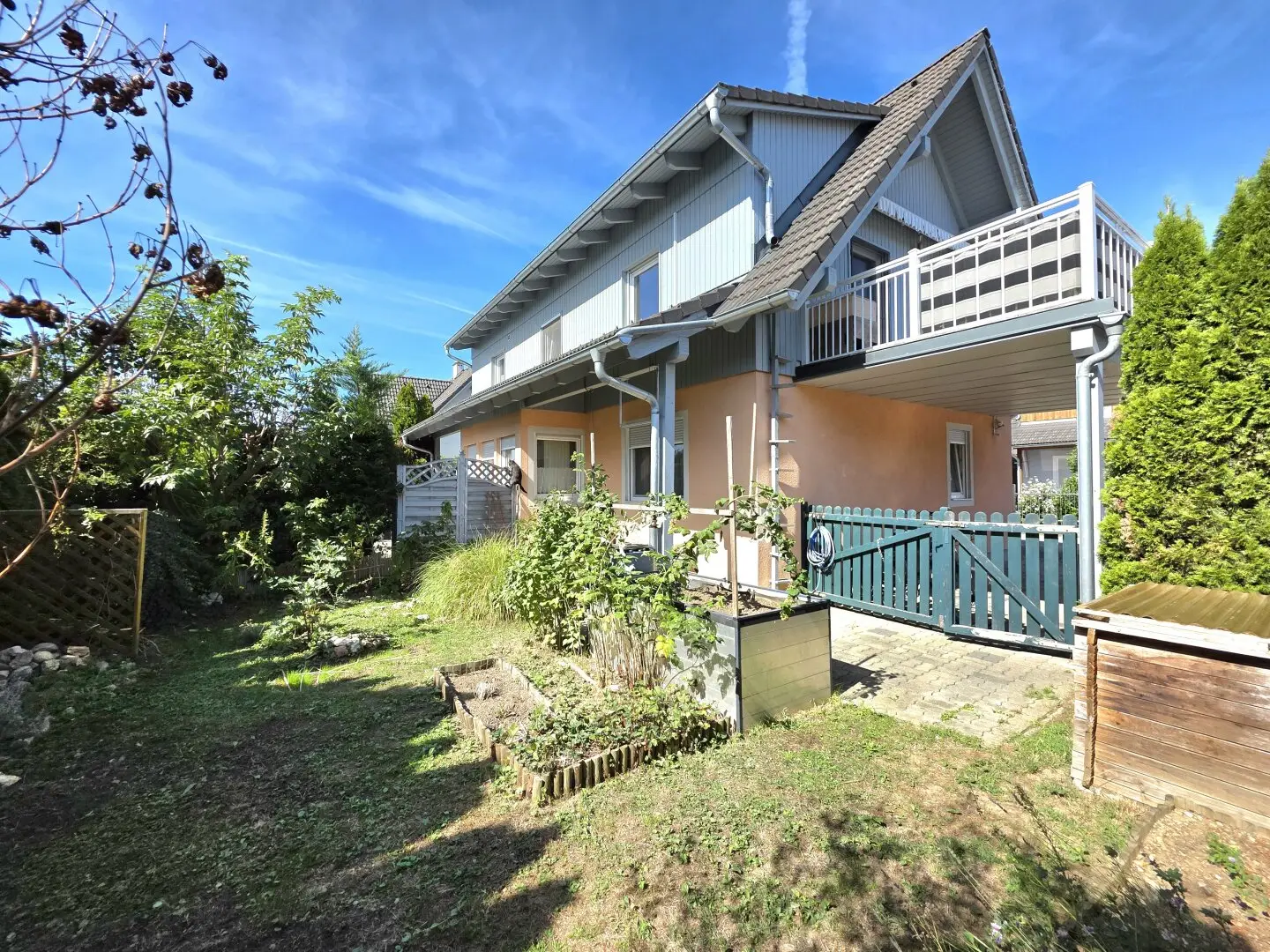 Sonnige und ruhige Wohnung in einem Zweifamilienhaus mit Garten und Balkon!