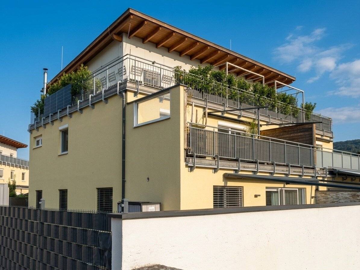 DREAMLIKE GARDEN APARTMENT WITH SWIMMING POOL