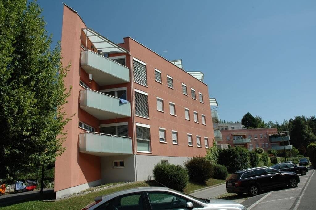 Renovated 3-room apartment with winter garden, balcony and underground parking space at the foot of the Rosenberg